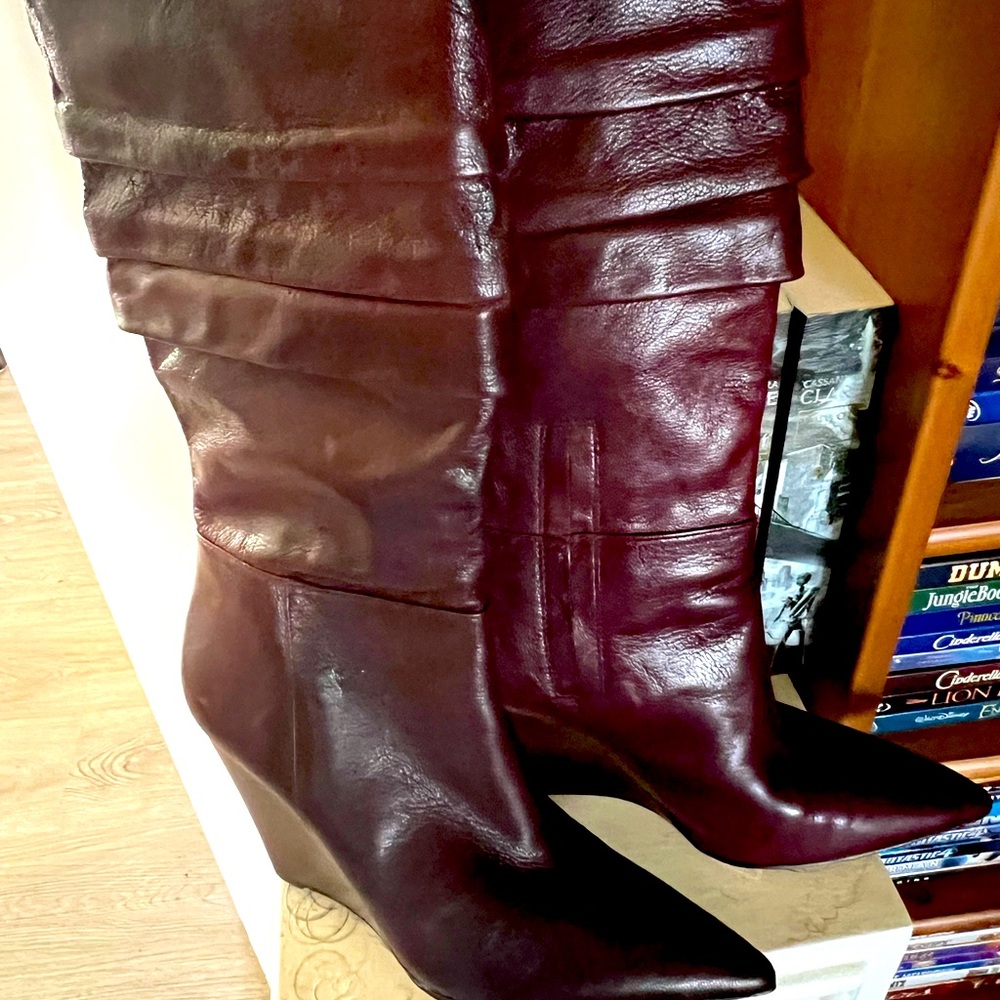 Nine West burgundy red boots size 6.5